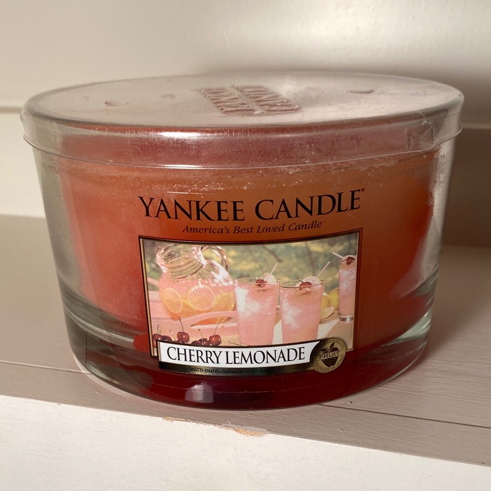 Yankee Candle Cherry Lemonade 3 wick candle